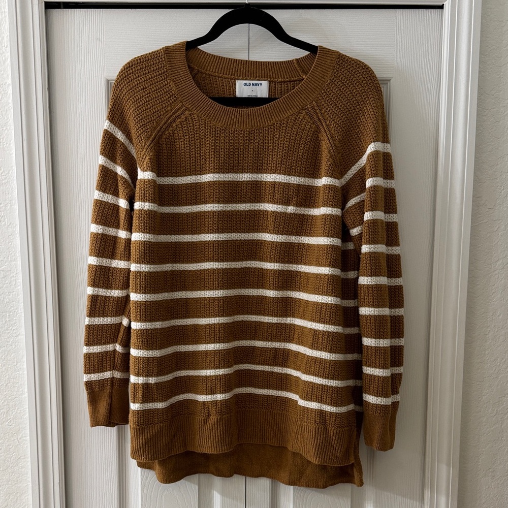 Old Navy Women's Sweater in Brown and White Stripes